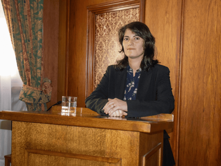 RECTANGULAR_WEB_DERECHO_-_2025-11-17T114552.323